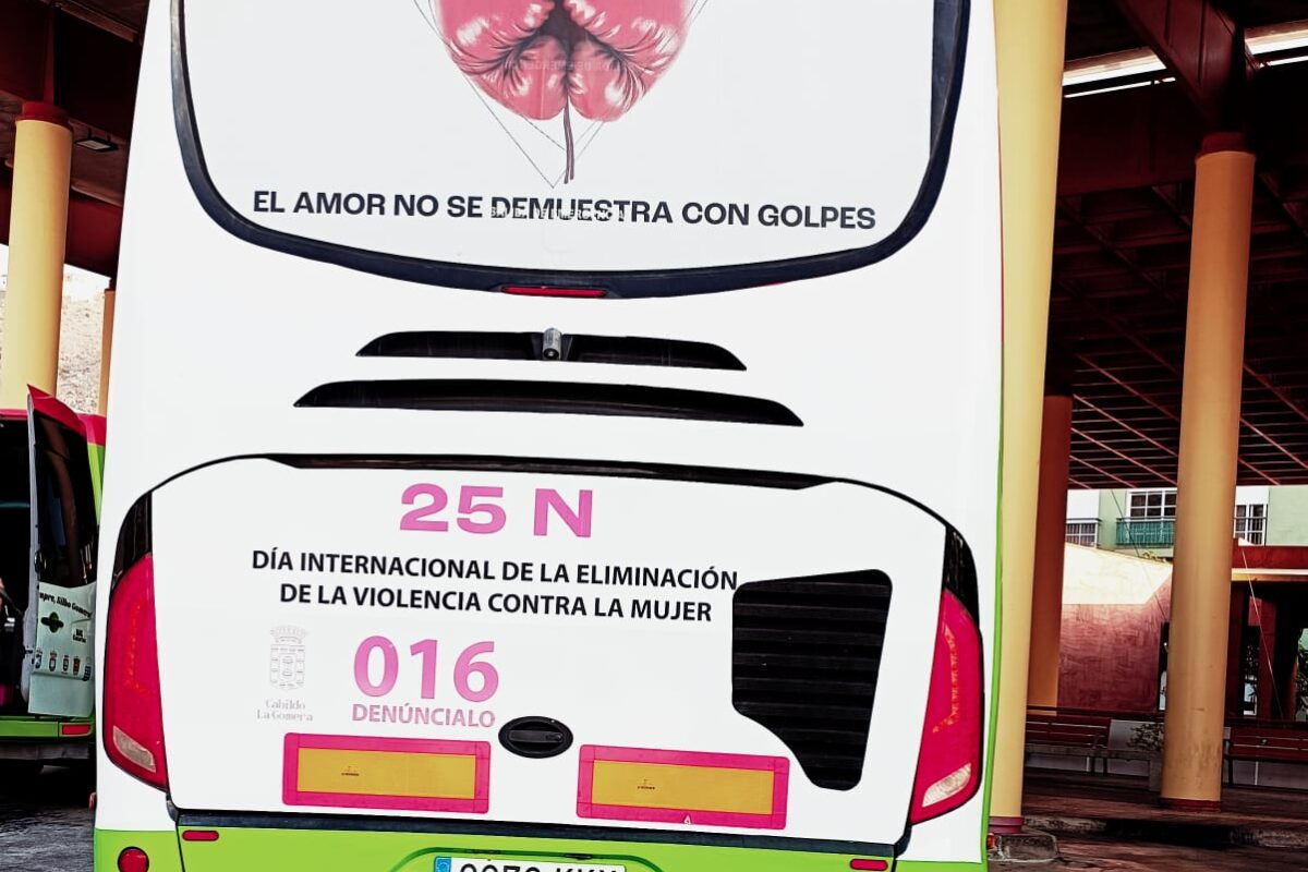 GuaguaGomera lleva por toda La Gomera su mensaje contra la violencia de género con motivo del 25N